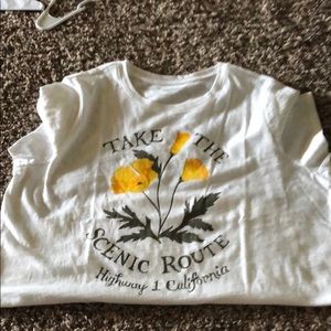 Old navy-graphic flower tee